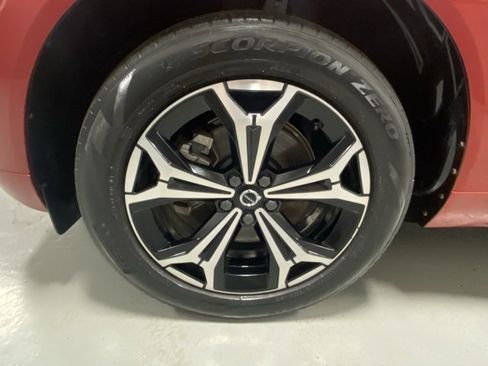 Used 2022 Volvo XC60 B5 Momentum w/ Climate Package image 5