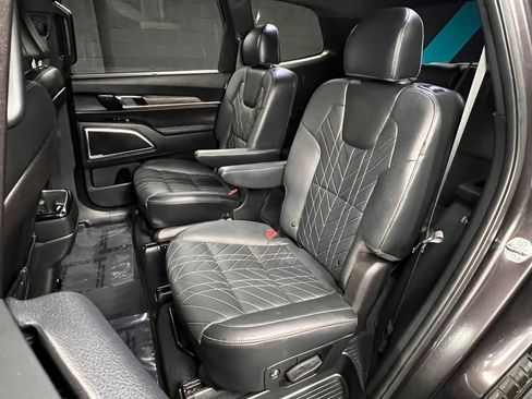 Used 2025 Kia Telluride AWD image 21