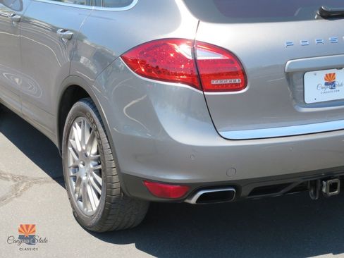 Used 2013 Porsche Cayenne AWD/4WD image 16