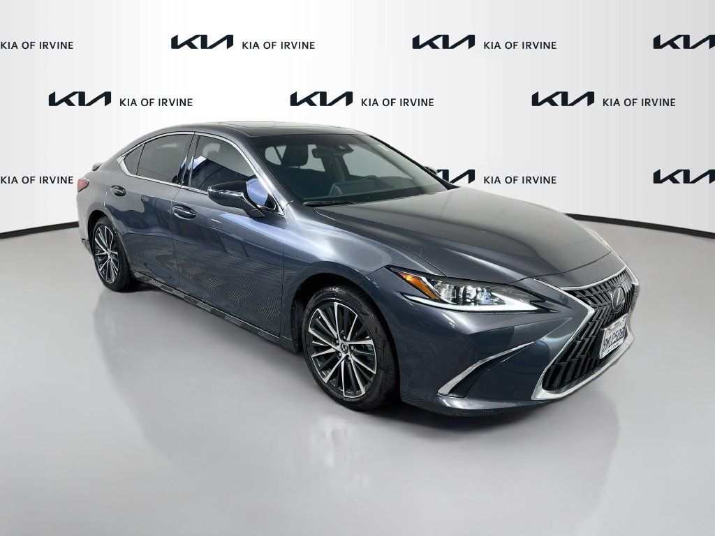 Used 2024 Lexus ES 300h w/ Premium Package FWD image 12