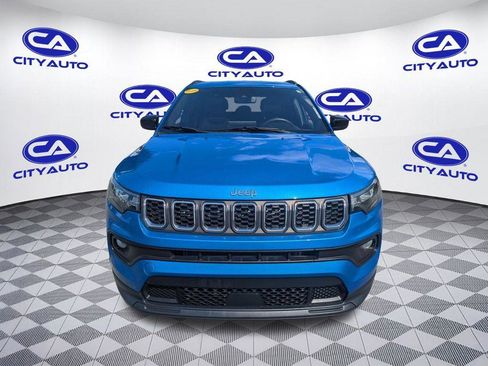 Used 2024 Jeep Compass Latitude image 3