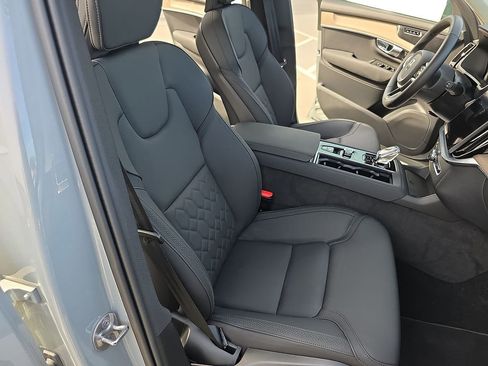 New 2026 Volvo XC90 T8 Plus image 18