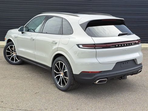 New 2026 Porsche Cayenne E-Hybrid image 3