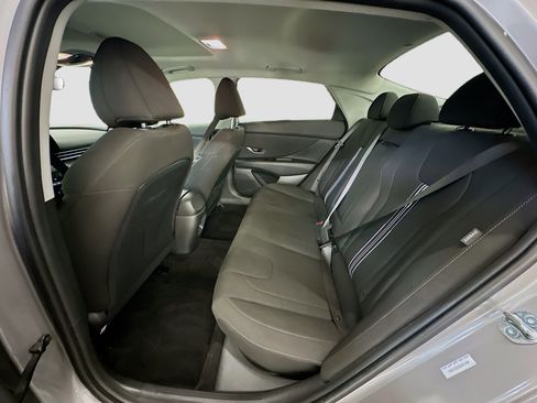 Used 2025 Hyundai Elantra SEL FWD image 30
