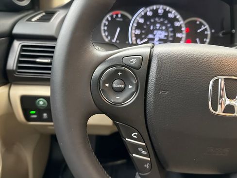 Used 2015 Honda Accord EX-L image 26