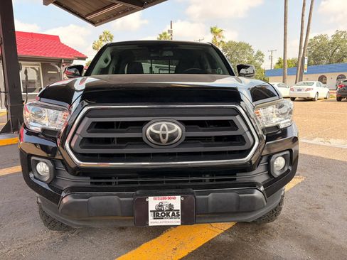 Used 2020 Toyota Tacoma SR5 AWD/4WD image 8