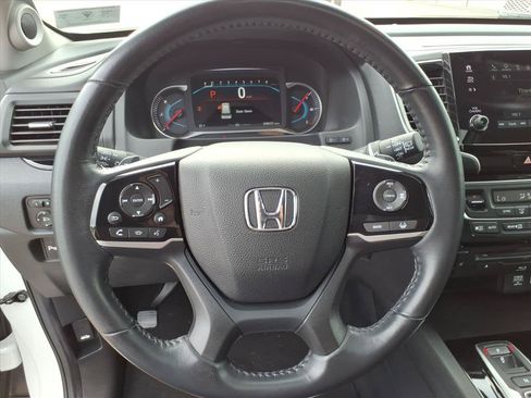 Used 2022 Honda Pilot Touring image 16