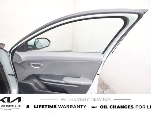 New 2025 Kia K4 LXS image 15