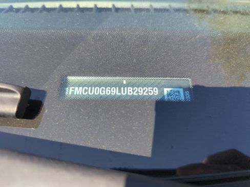 Used 2020 Ford Escape SE image 6