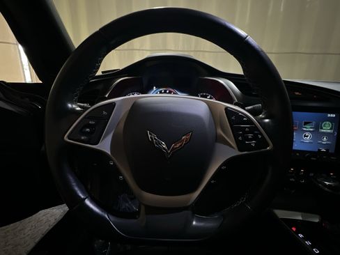 Used 2019 Chevrolet Corvette Stingray Coupe w/ 1LT RWD image 24