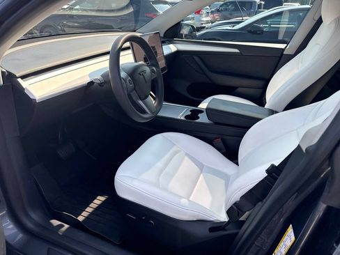 Used 2023 Tesla Model Y Long Range AWD/4WD image 3