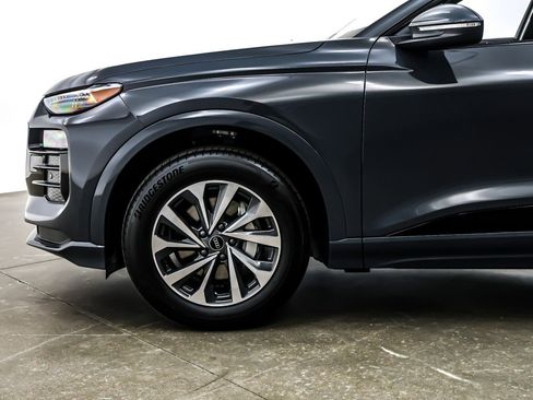 New 2025 Audi Q6 e-tron Premium Plus image 10