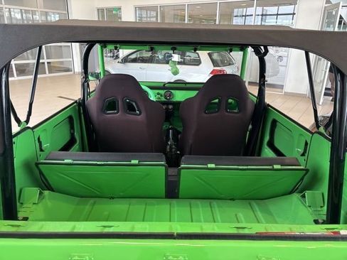 Used 2023 Volkswagen Tiguan SE w/ Panoramic Sunroof Package FWD image 9