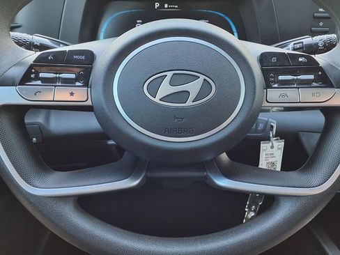 Used 2026 Hyundai Elantra SE FWD image 11