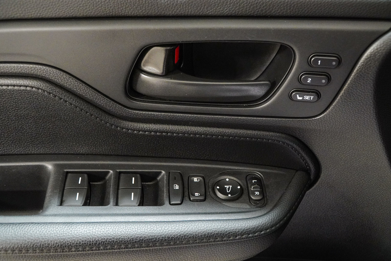 Used 2025 Honda Odyssey EX-L image 19