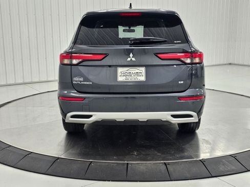 Used 2024 Mitsubishi Outlander SE AWD/4WD image 4