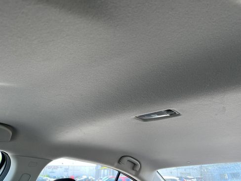 Used 2025 Nissan Versa SV FWD image 32