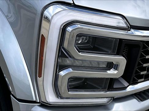 Used 2024 Ford F450 Limited image 53