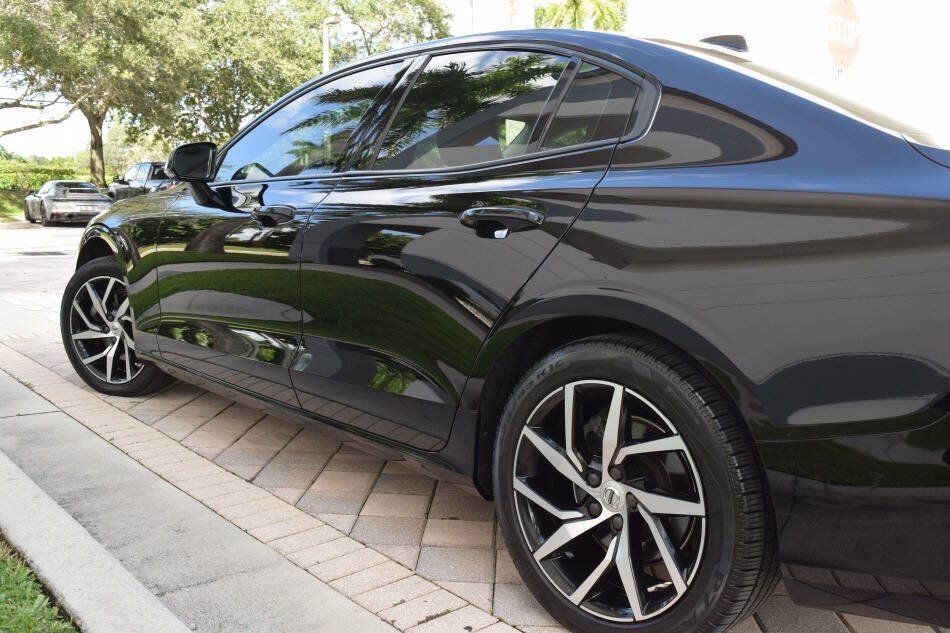 Used 2019 Volvo S60 T5 Momentum w/ Premium Package FWD image 25