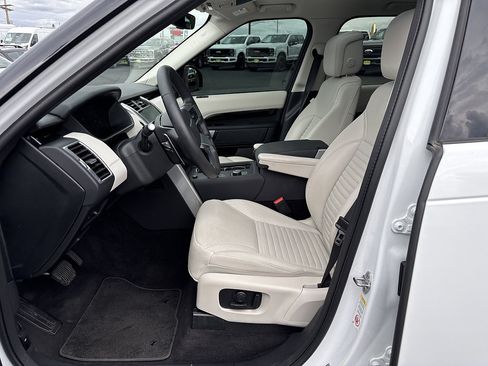 Used 2025 Land Rover Discovery S AWD/4WD image 15