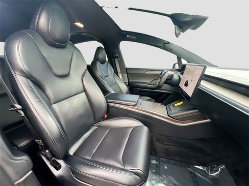 Used 2022 Tesla Model X image 29