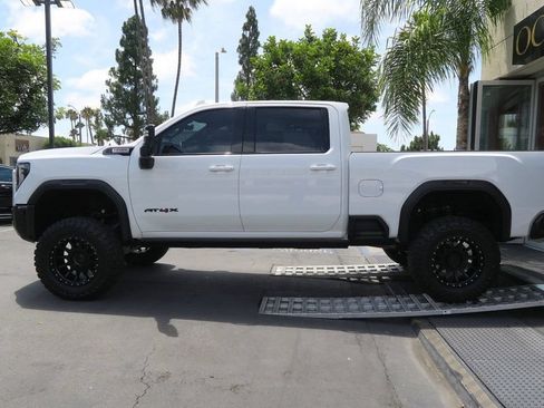 Used 2025 GMC Sierra 2500 AT4X AWD/4WD image 59