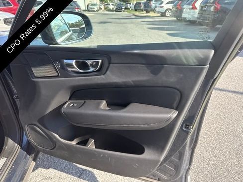 Used 2023 Volvo XC60 B5 Plus AWD/4WD image 4