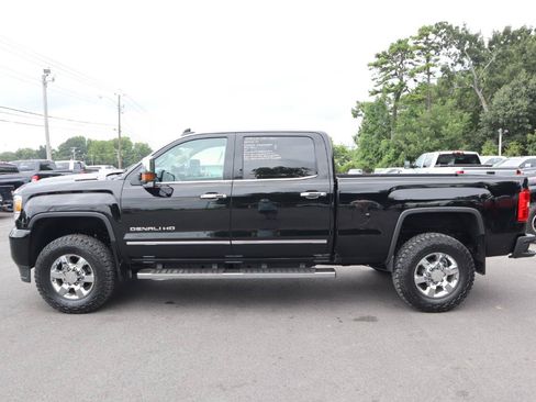 Used 2018 GMC Sierra 3500 Denali w/ Duramax Plus Package AWD/4WD image 6
