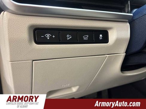 Used 2023 Kia Telluride EX w/ EX Captain's Chair Package image 10