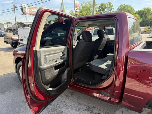 Used 2022 RAM 1500 Classic SLT RWD image 12