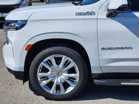 Used 2023 Chevrolet Suburban High Country AWD/4WD image 5