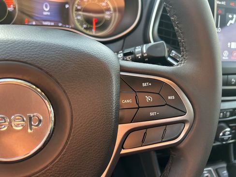 Used 2022 Jeep Cherokee Latitude Lux image 20