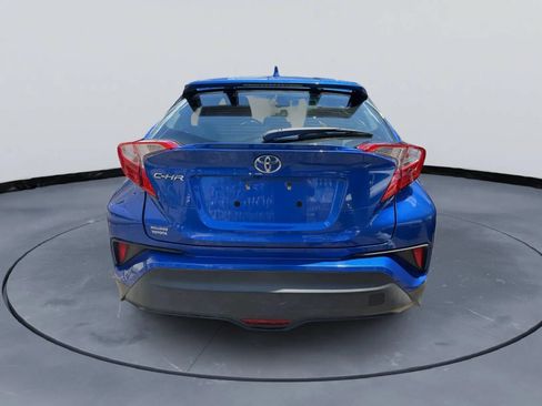 Used 2018 Toyota C-HR XLE FWD image 4