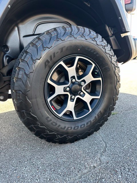 Used 2022 Jeep Wrangler Unlimited Rubicon w/ Cold Weather Group AWD/4WD image 12