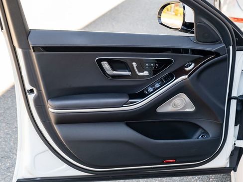 Used 2022 Mercedes-Benz S 500 S 500 image 12