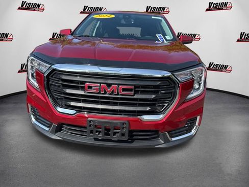 Used 2024 GMC Terrain SLE AWD/4WD image 2
