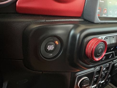 Used 2020 Jeep Gladiator Rubicon AWD/4WD image 26