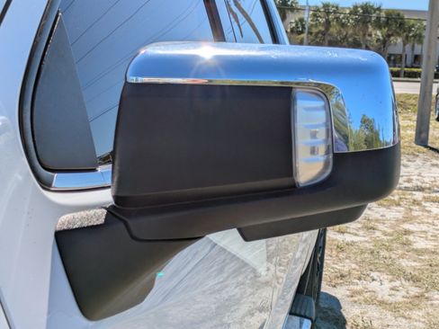 Used 2022 Chevrolet Silverado 1500 LTZ w/ LTZ Premium Package AWD/4WD image 12