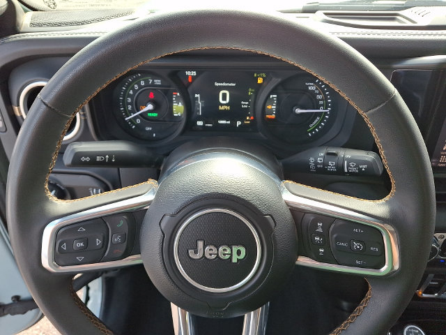 Used 2024 Jeep Wrangler Unlimited Sahara w/ Technology Group AWD/4WD image 4