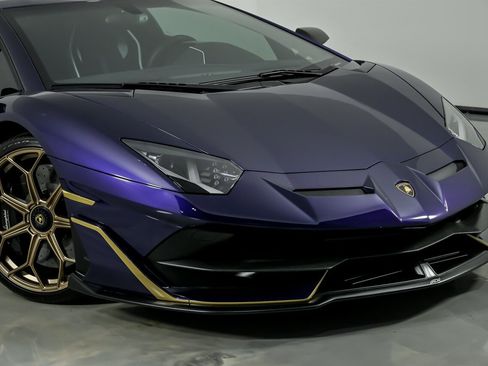 Used 2019 Lamborghini Aventador SVJ image 4