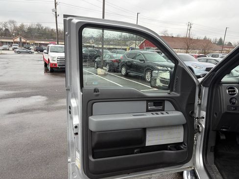 Used 2014 Ford F150 XLT w/ XLT Chrome Package image 13