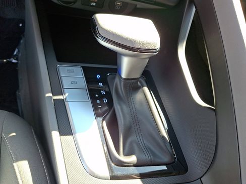 Certified 2024 Hyundai Elantra SEL image 22