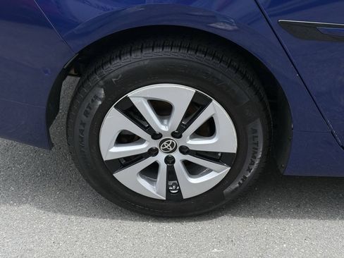 Used 2016 Toyota Prius Four w/ Advanced Technology Package FWD image 35