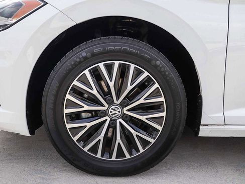 Used 2020 Volkswagen Jetta SE w/ SE Cold Weather Package image 11