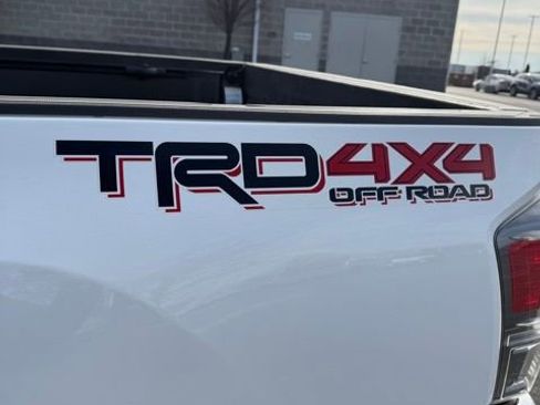 Used 2021 Toyota Tacoma TRD Off-Road w/ Technology Package image 12