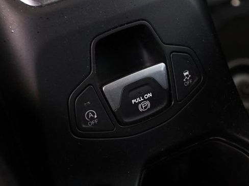 Used 2023 Jeep Renegade Latitude AWD/4WD image 20