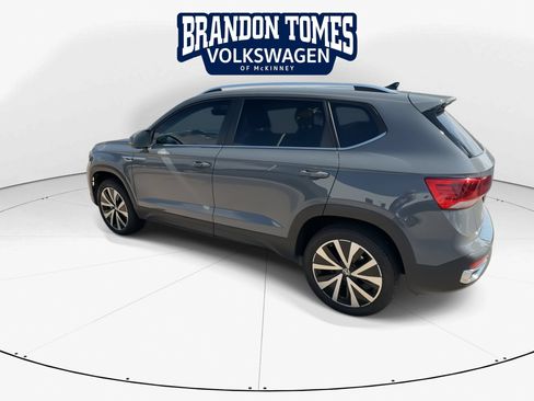 Used 2023 Volkswagen Taos SE FWD image 6