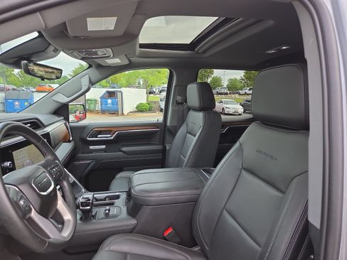 Certified 2023 GMC Sierra 1500 Denali w/ Denali Reserve Package AWD/4WD image 9