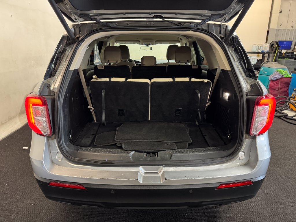 Used 2023 Ford Explorer 4WD image 6