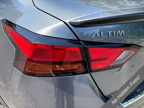 Used 2023 Nissan Altima 2.5 SR FWD image 27